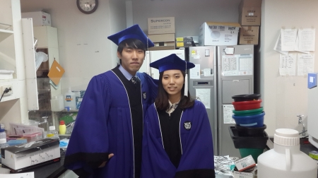 경량양과 선웅군의 학부 졸업을 축하합니다!